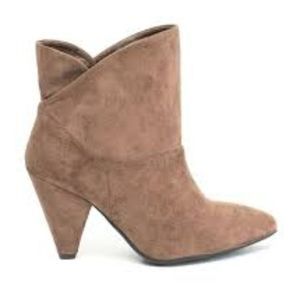 GC Shoes Flores Pull-On Asymmetrical Topli…